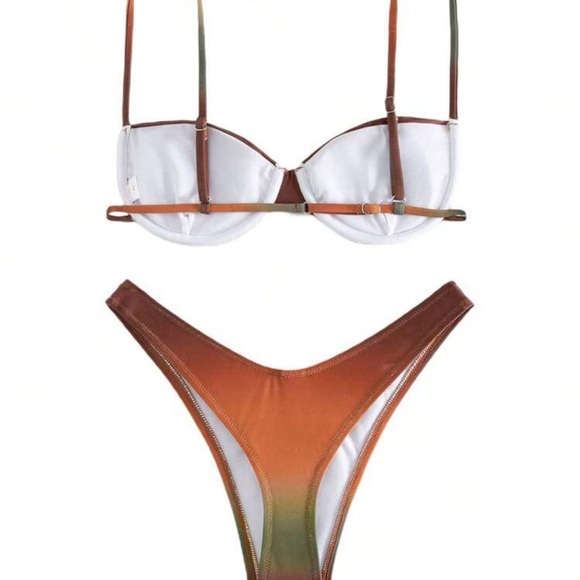 Bikini - Picture 2 of 3